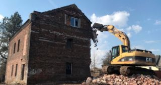 Демонтаж кирпичного дома Волхов, цена от 3007 руб.