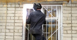 Профессиональный демонтаж решеток в Волхове от Сварной-Влх - от 581 руб.